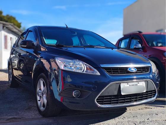 FORD FOCUS 2.0 GLX 16V FLEX 4P AUTOMÁTICO FORD FOCUS 2.0 GLX 16V FLEX 4P AUTOMÁTICO